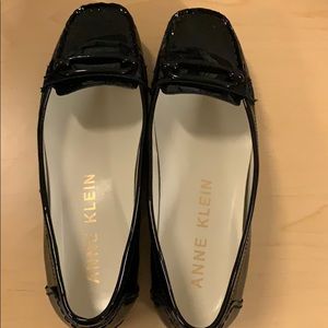 Anne Klein black flats!